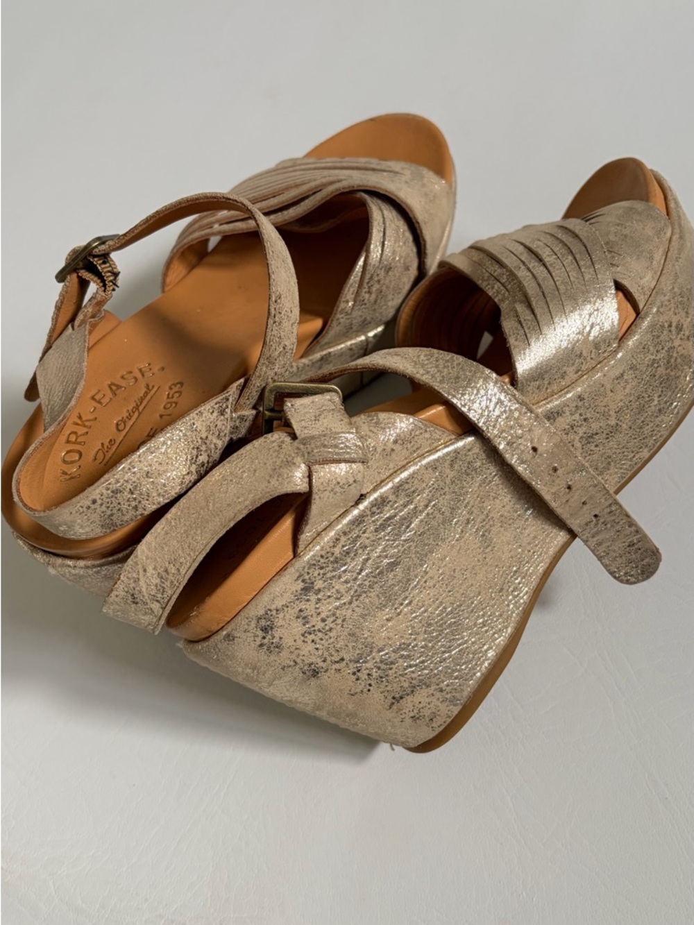 Kork-Ease Women’s Shoes Adelphi Leather Wedge Sandals Gold Boho size 6 - Picture 2 of 15